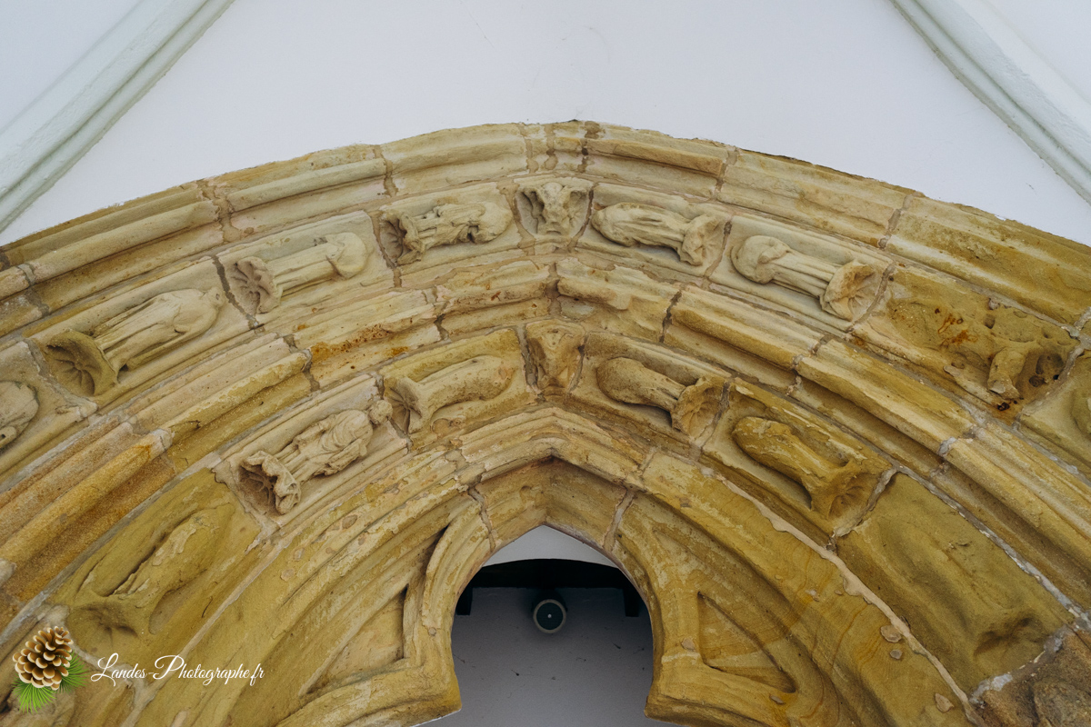 🏰 L'Église Saint-Étienne de Soorts : Le Cœur Historique et Fortifié de Soorts-Hossegor