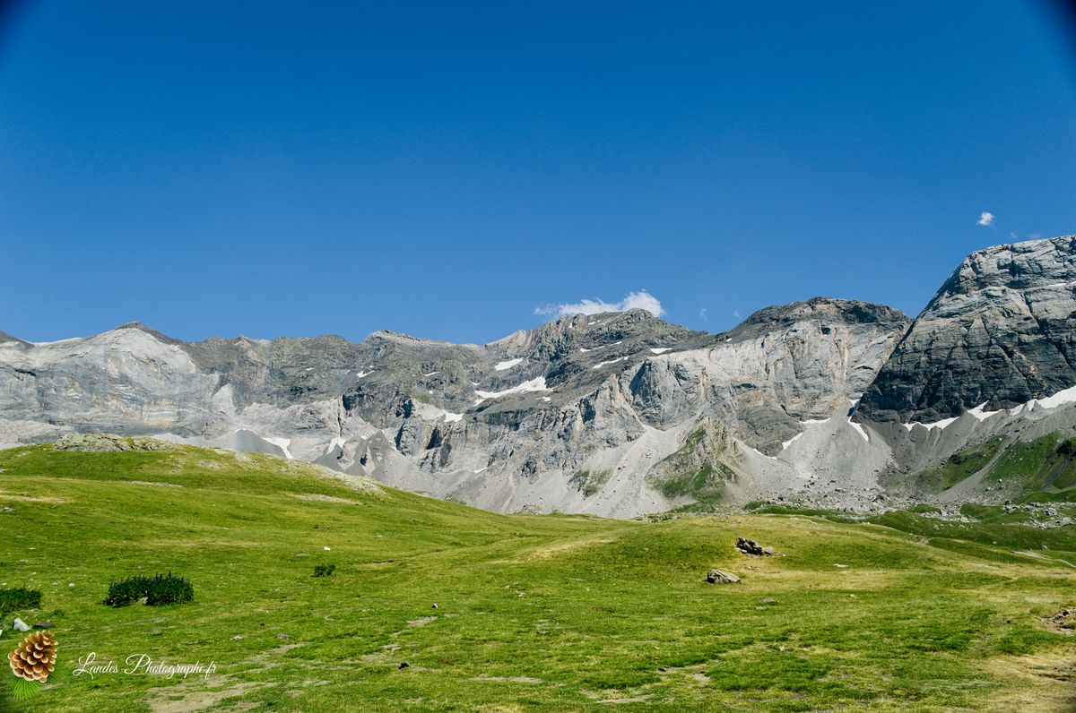 🌄 L'Épique Silence de Troumouse : Grandeur UNESCO et Respect Montagnard