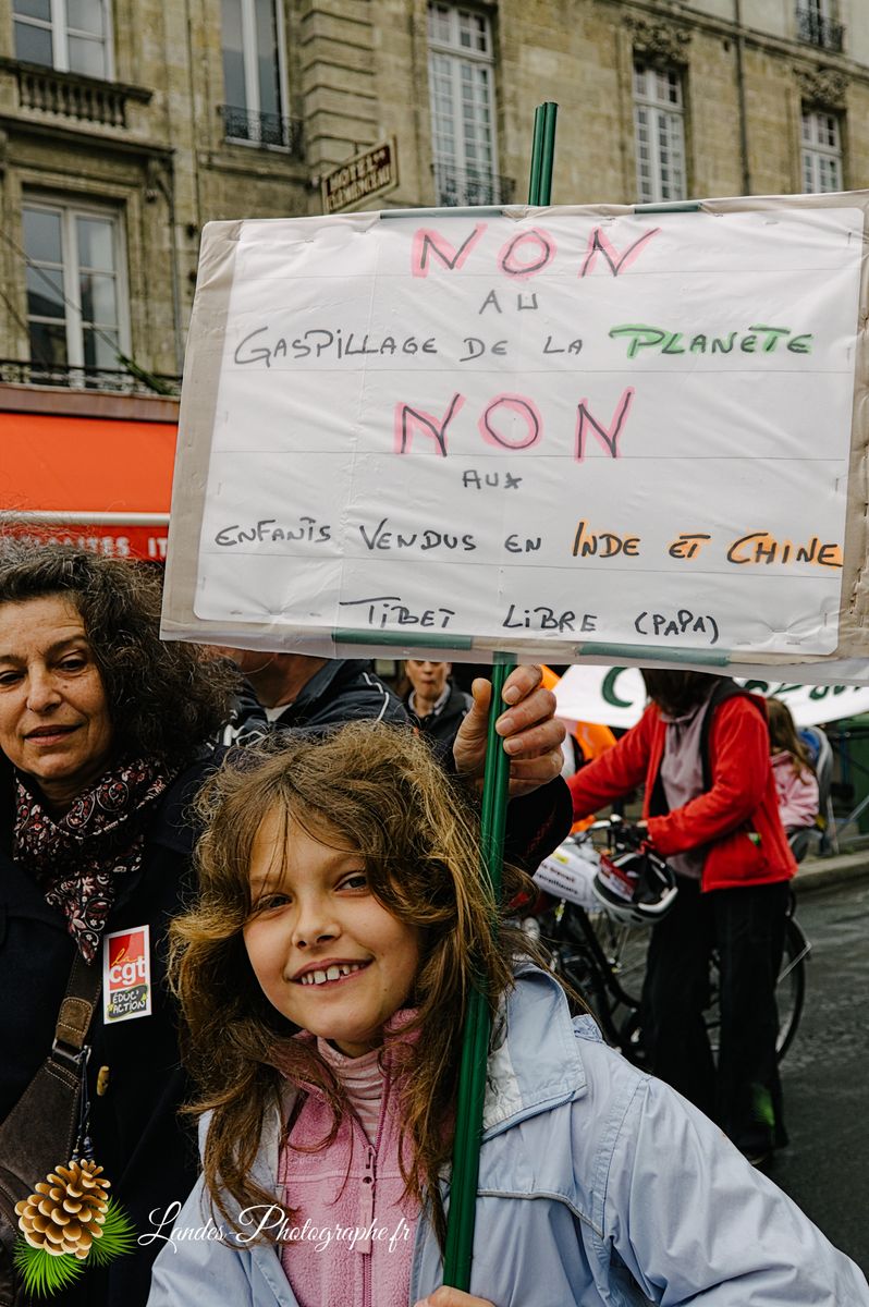 📰 Photojournalisme : Couverture de la Manifestation du 1er Mai à Bordeaux