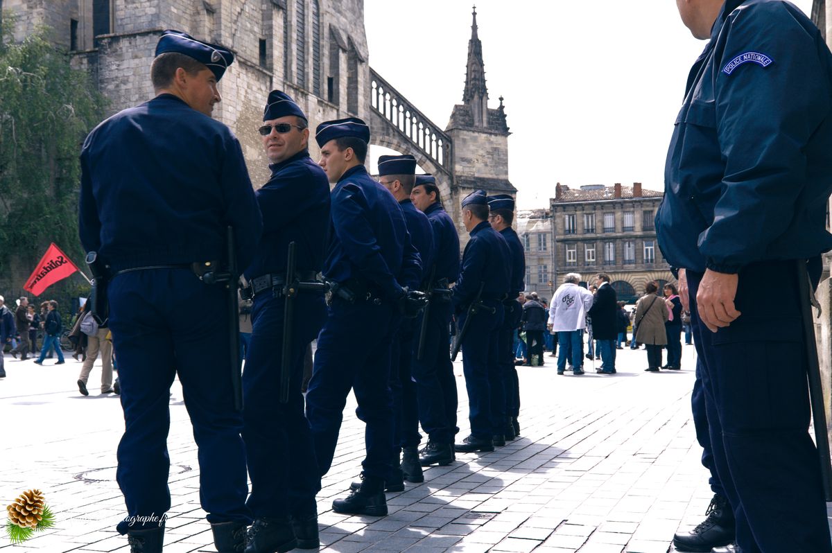 📰 Photojournalisme : Couverture de la Manifestation du 1er Mai à Bordeaux