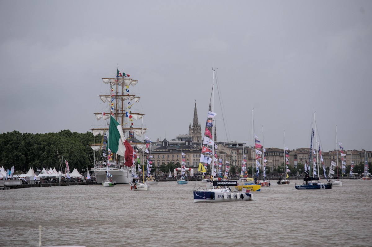 ⛵ Solitaire du Figaro - Eric Bompard : L'Arrivée Épique à Bordeaux
