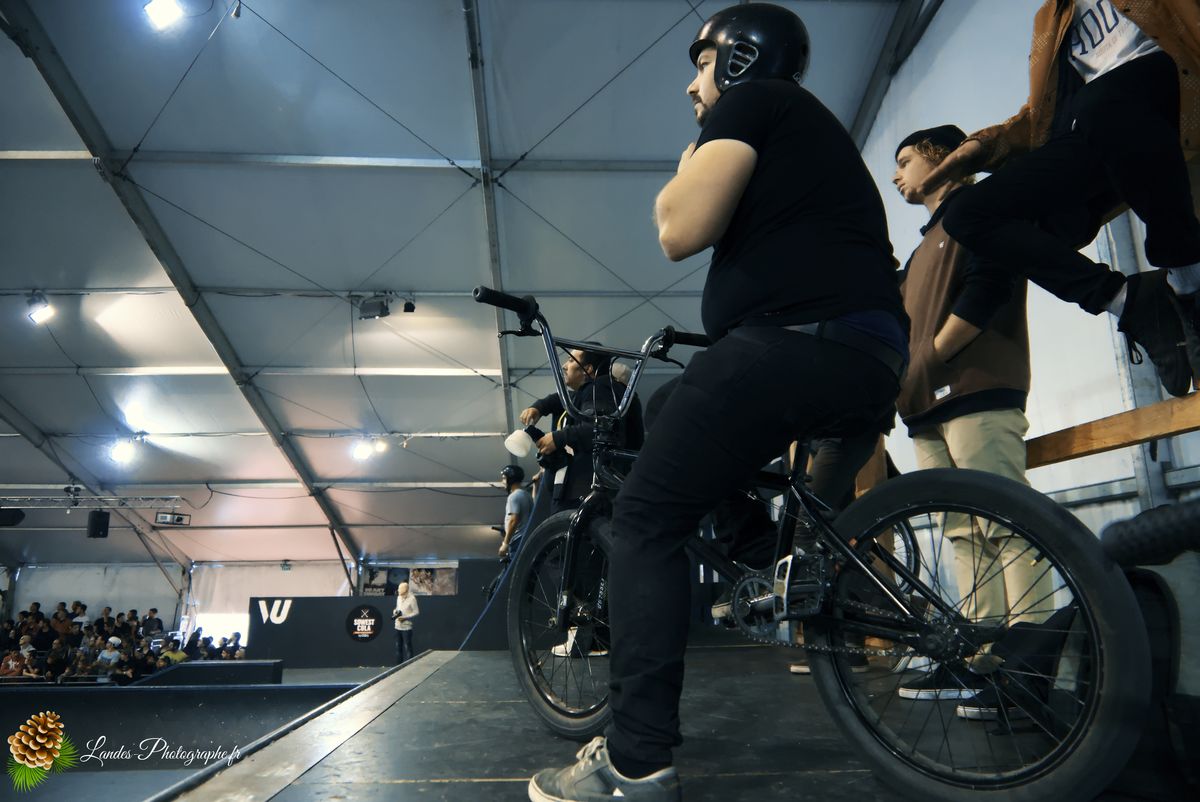 🚴‍♂️ Adrénaline en Images : Reportage Photo du BMX Street Contest Indoor 18