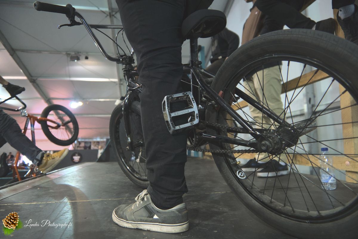 🚴‍♂️ Adrénaline en Images : Reportage Photo du BMX Street Contest Indoor 18