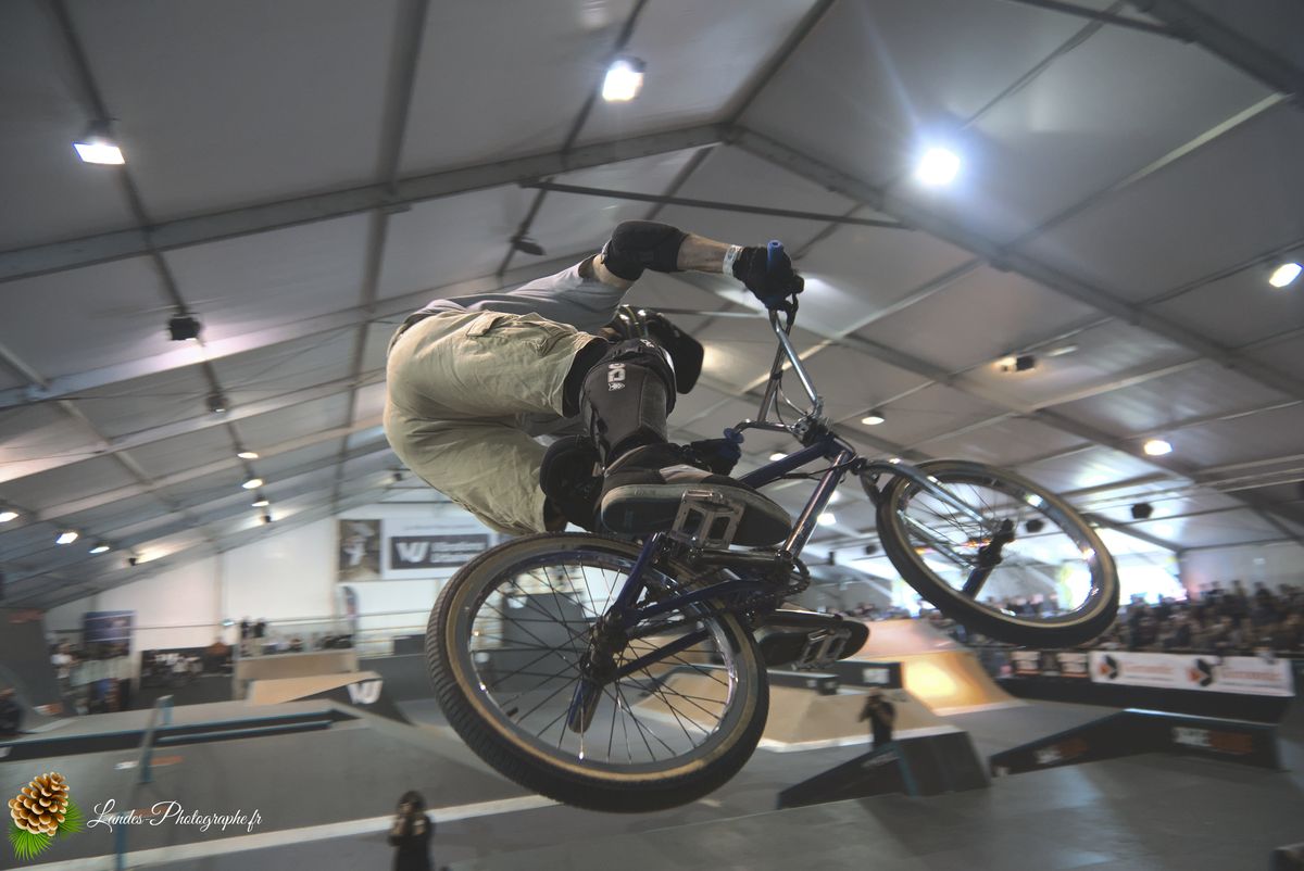 🚴‍♂️ Adrénaline en Images : Reportage Photo du BMX Street Contest Indoor 18