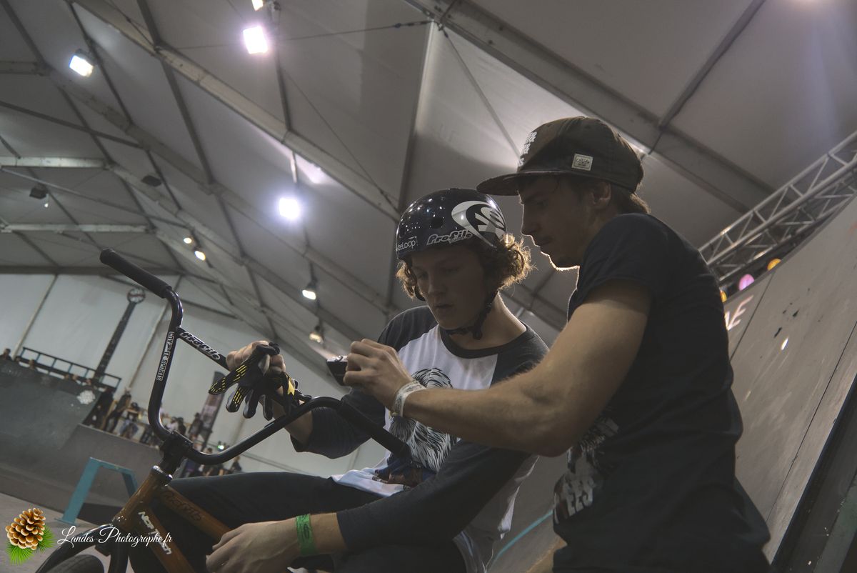 🚴‍♂️ Adrénaline en Images : Reportage Photo du BMX Street Contest Indoor 18