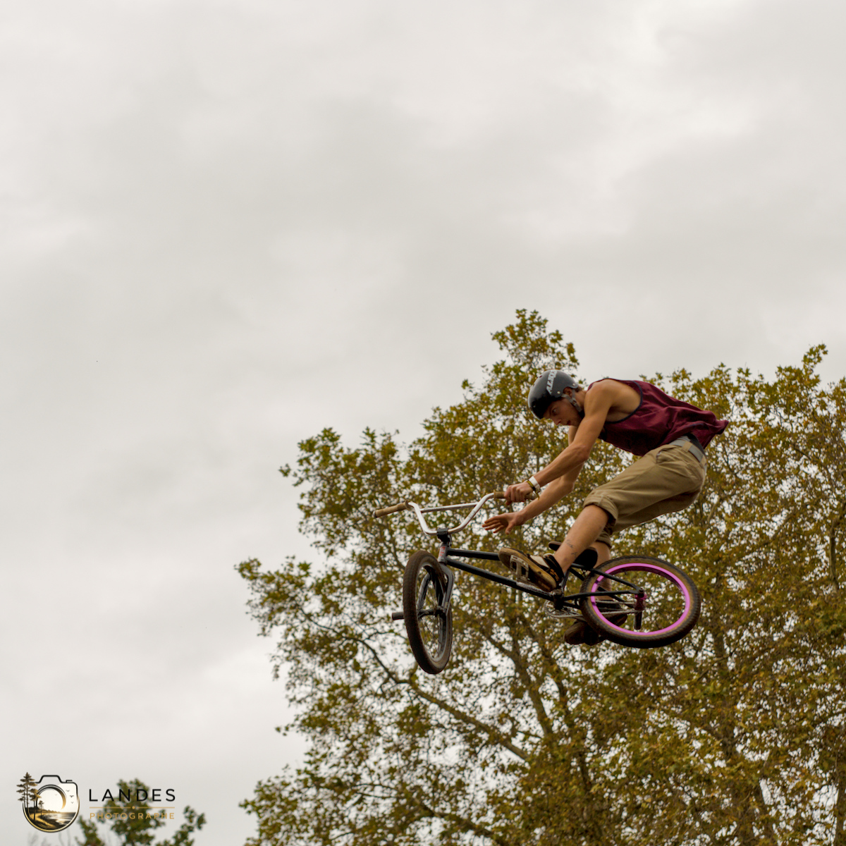 🚴 Contest Dirt BMX aux Vibrations Urbaines #15 : un spectacle aérien sous un ciel d'orage à Pessac