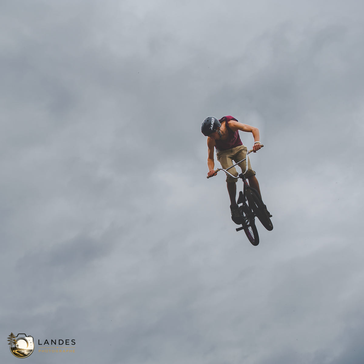 🚴 Contest Dirt BMX aux Vibrations Urbaines #15 : un spectacle aérien sous un ciel d'orage à Pessac