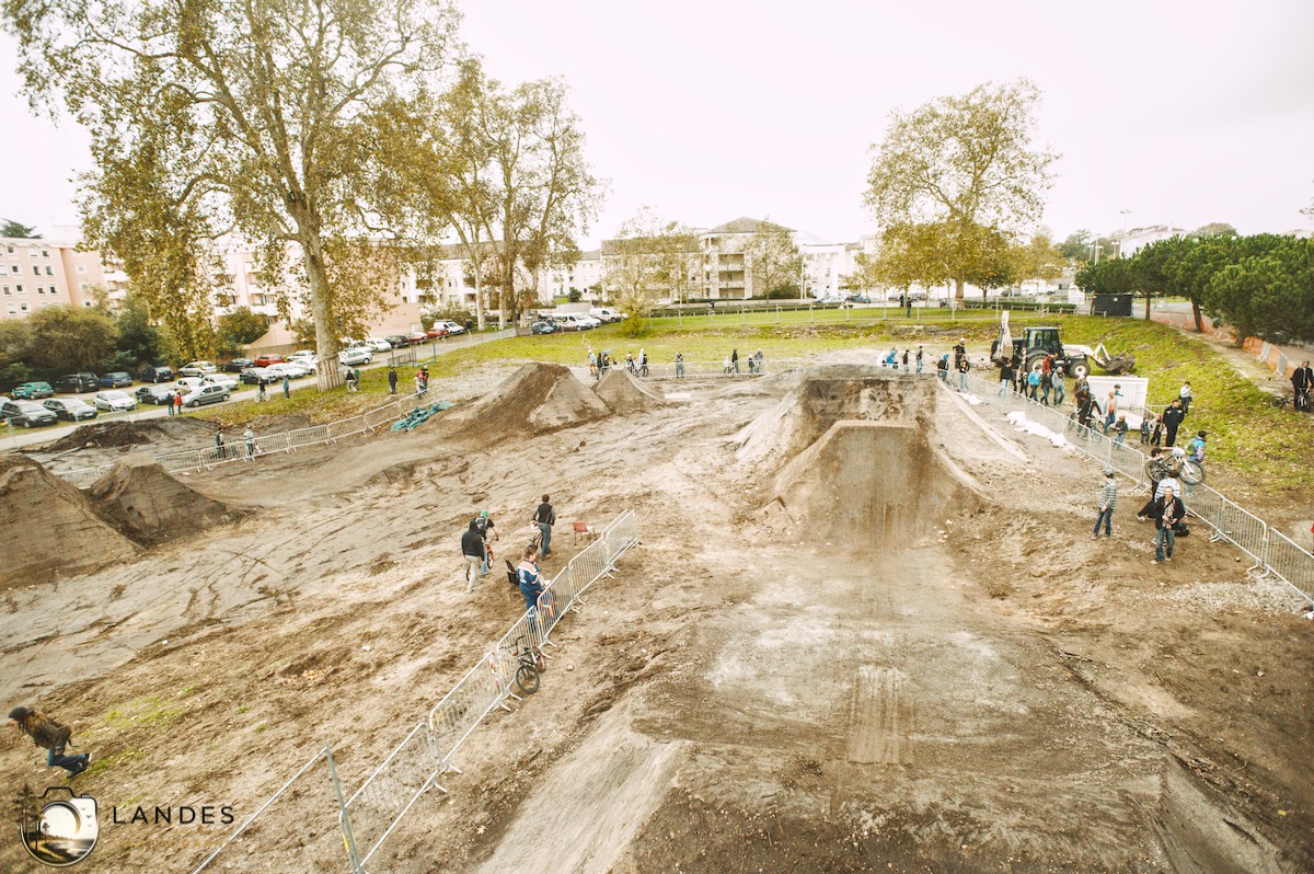 🚴 Contest Dirt BMX aux Vibrations Urbaines #15 : un spectacle aérien sous un ciel d'orage à Pessac